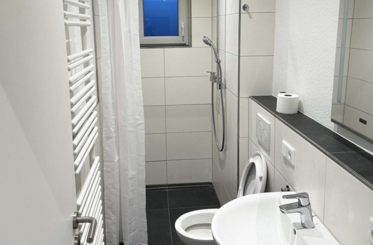 Work&sleep 6 Pers Bahnhofsnah Monteure Und Gruppen D6 * Düsseldorf